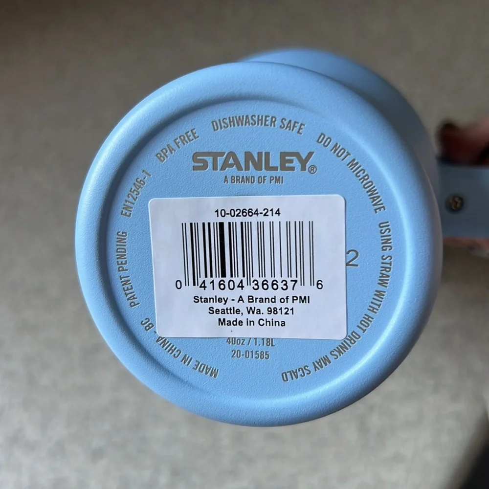 Brand new Cornflower blue 40oz Stanley Travel Quencher - Picture 2 of 2